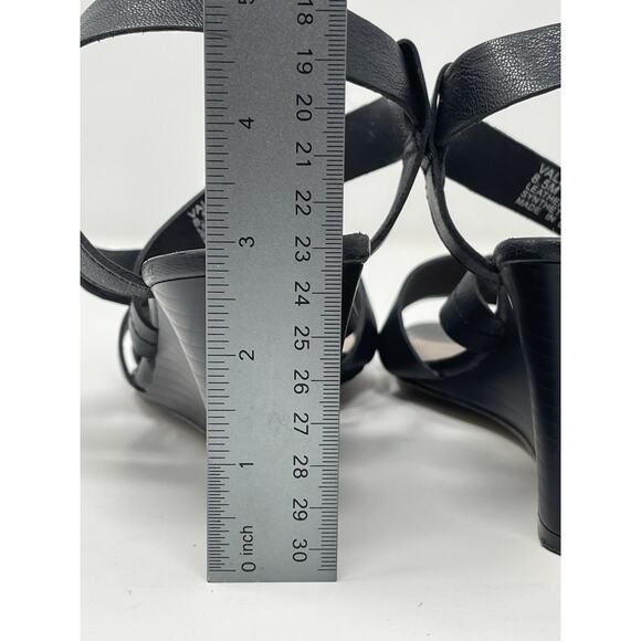 Tahari Valen Sandel's Women's Size 8.5 Black Open Toe - Picture 8 of 13